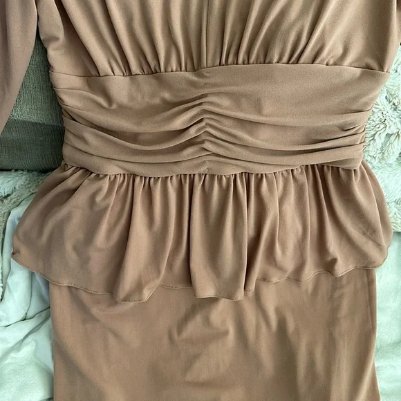 Boston proper dress peplum nude blush 8 - Picture 2 of 4